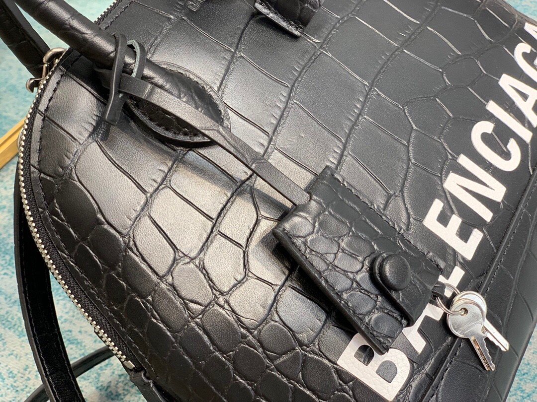 Balenciaga Ville XXS Handbag In Black. For Women. Women-s Bags 8.6in/22cm - Soul Replicas