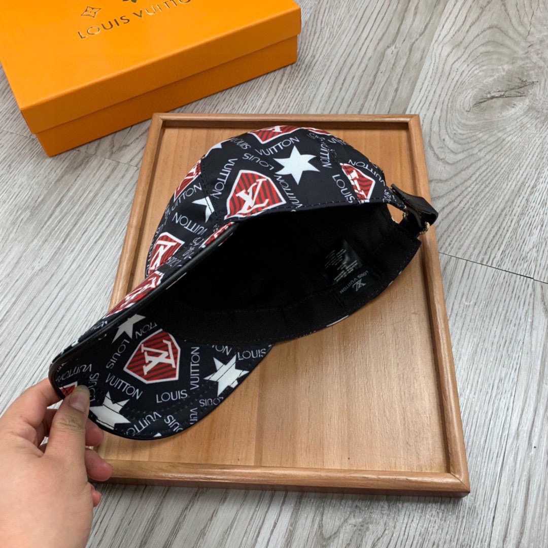 Louis Vuitton Be My Cap In Black - Soul Replicas