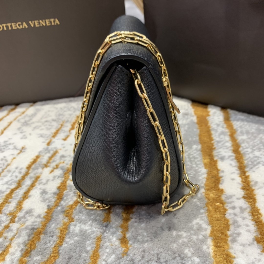 Bottega Veneta Mini Angle Palmellato Bag Black. For Women. Women's Bags 7.5in/19cm - Soul Replicas