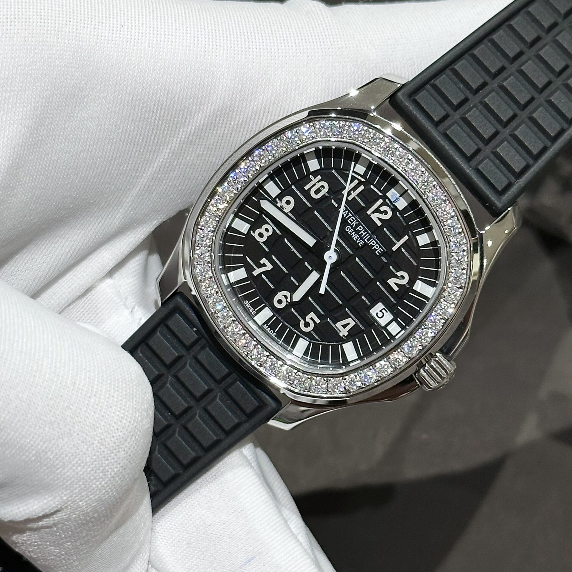 Patek Philippe Aquanaut 5067A Replica Watch Moissanite Diamond Black 35.6mm - Soul Replicas