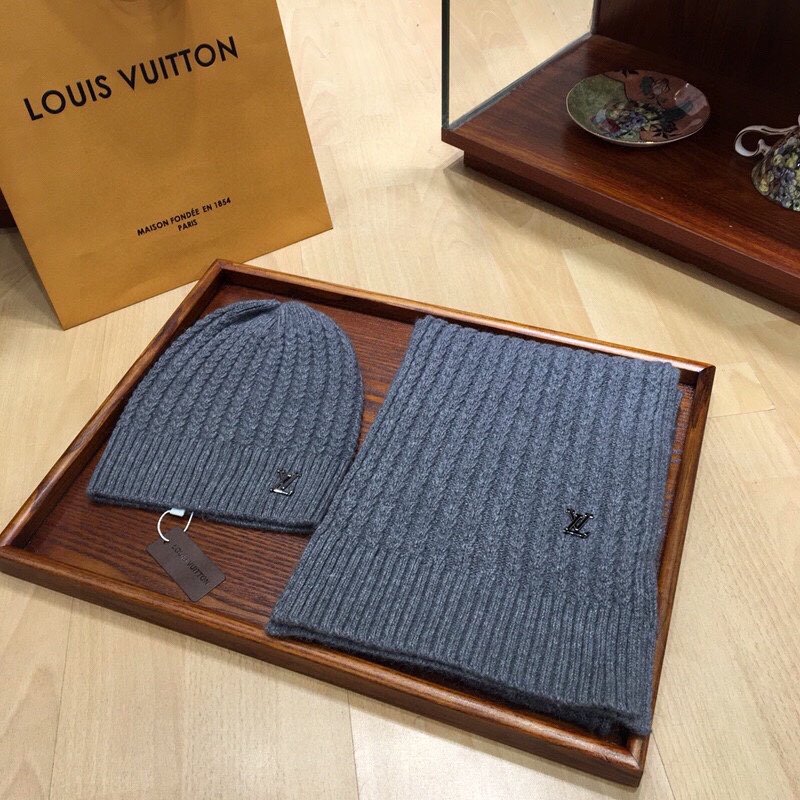 Louis Vuitton Beanie & Scarf Set In Grey - Soul Replicas