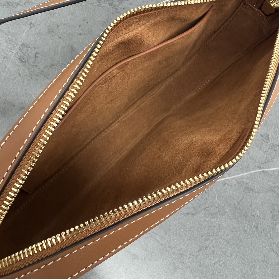 Celine Camera Shoulder Bag Cuir Triomphe Brown For Women 10in/26cm 199183DU3.04LU - Soul Replicas