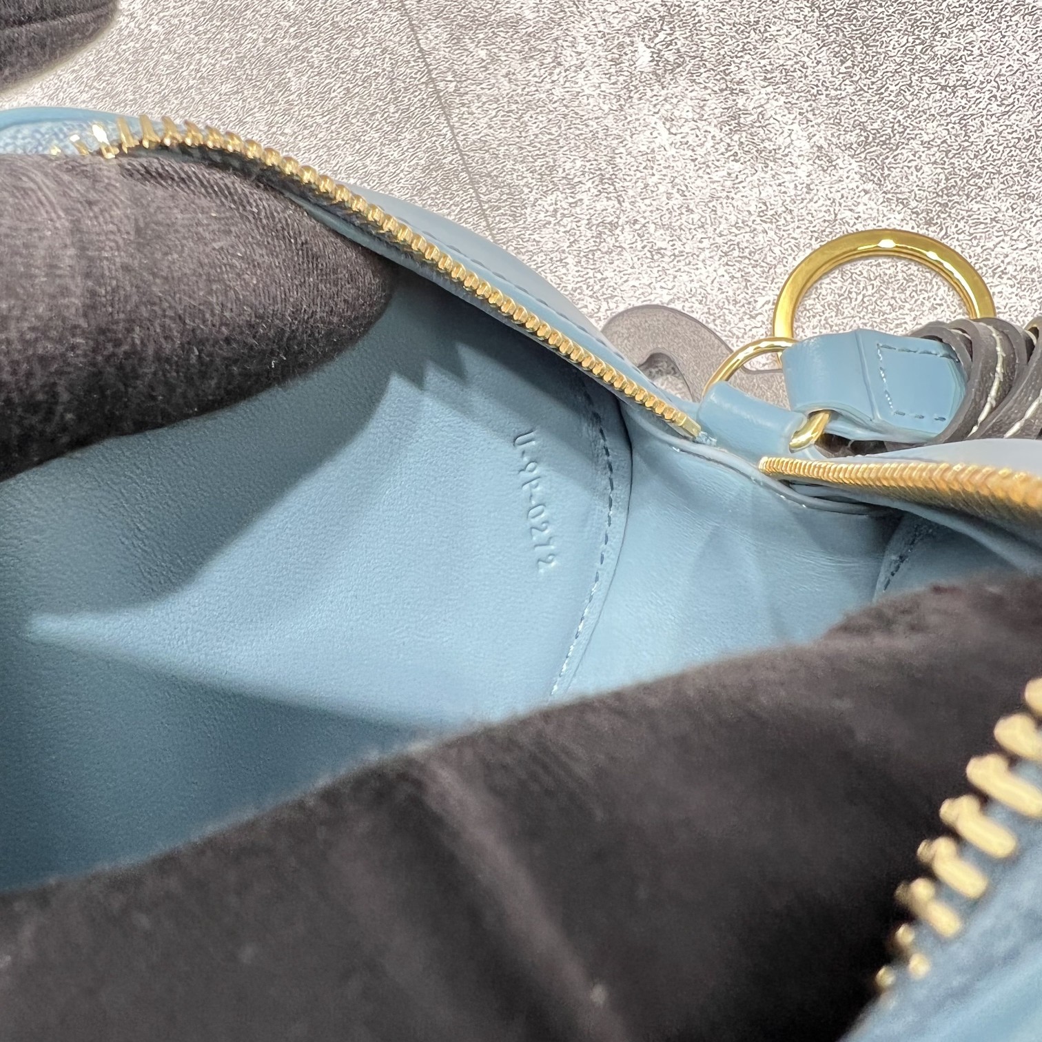 Celine Crossbody Oval Purse Cuir Triomphe Blue For Women 6in/16cm 10I703DPQ.07DD - Soul Replicas