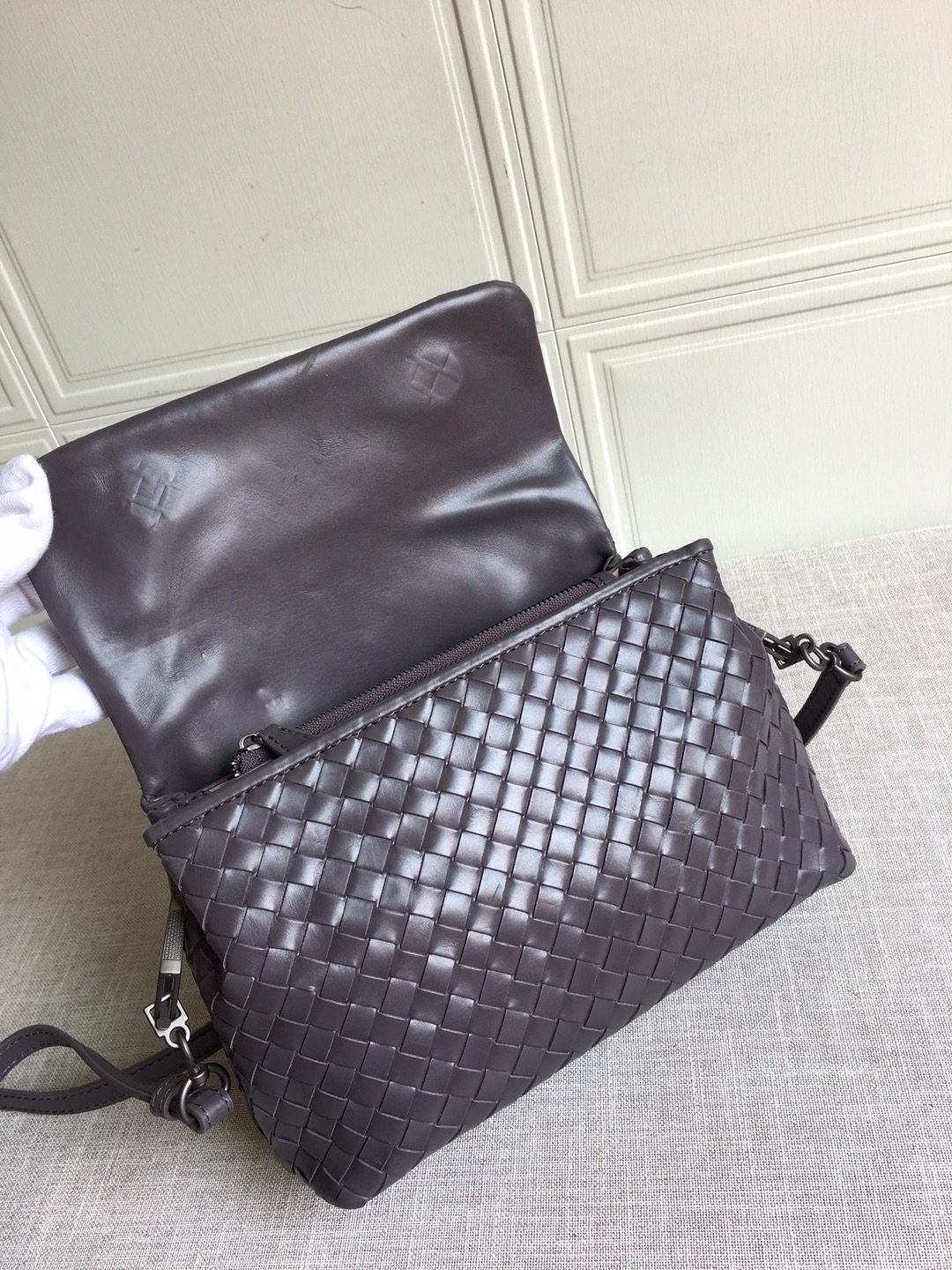 Bottega Veneta Classic Intrecciato Dark Brown. For Women. Women's Bags 8.9in/22.5cm - Soul Replicas