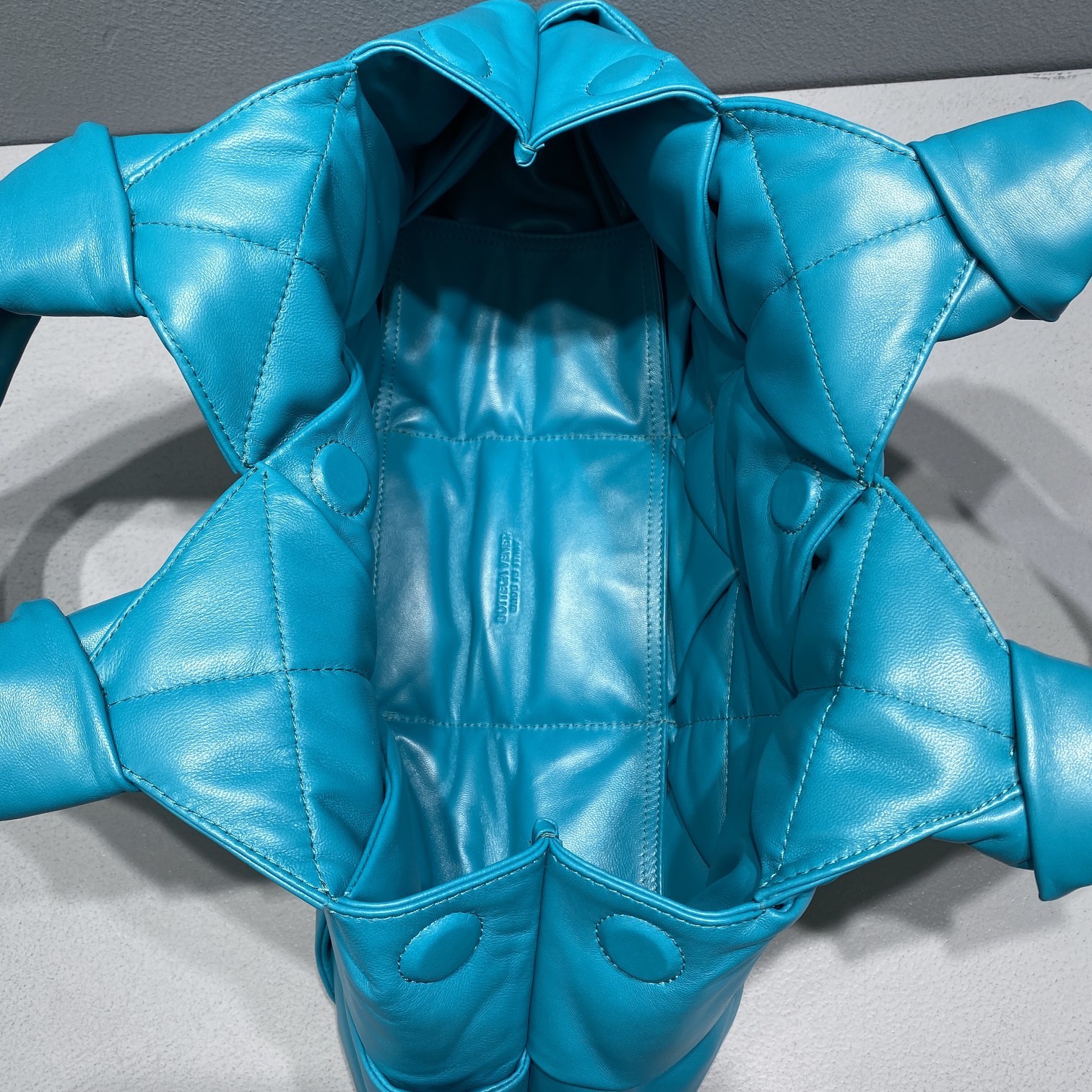 Bottega Veneta Handle Bag Blue. For Women. Women-s Bags 17.3in/44cm - Soul Replicas