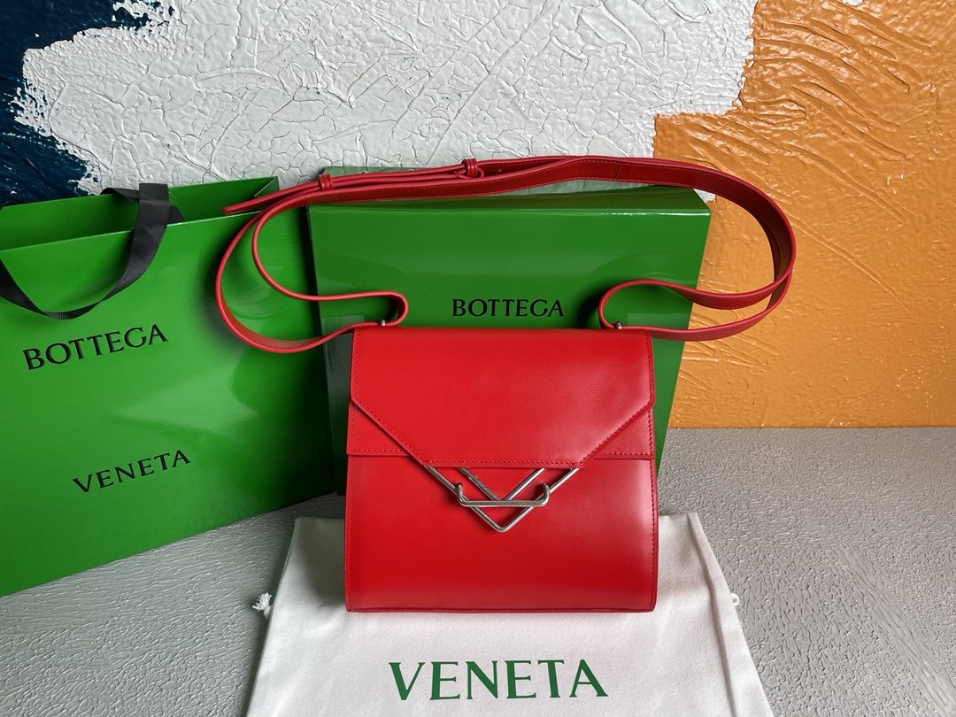 Bottega Veneta Clip Bag Red. For Women. Women's Bags 9in/23cm - Soul Replicas