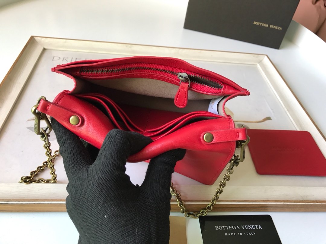 Bottega Veneta Crossbody Red. For Women. Women-s Bags 6.9in/17.5cm - Soul Replicas