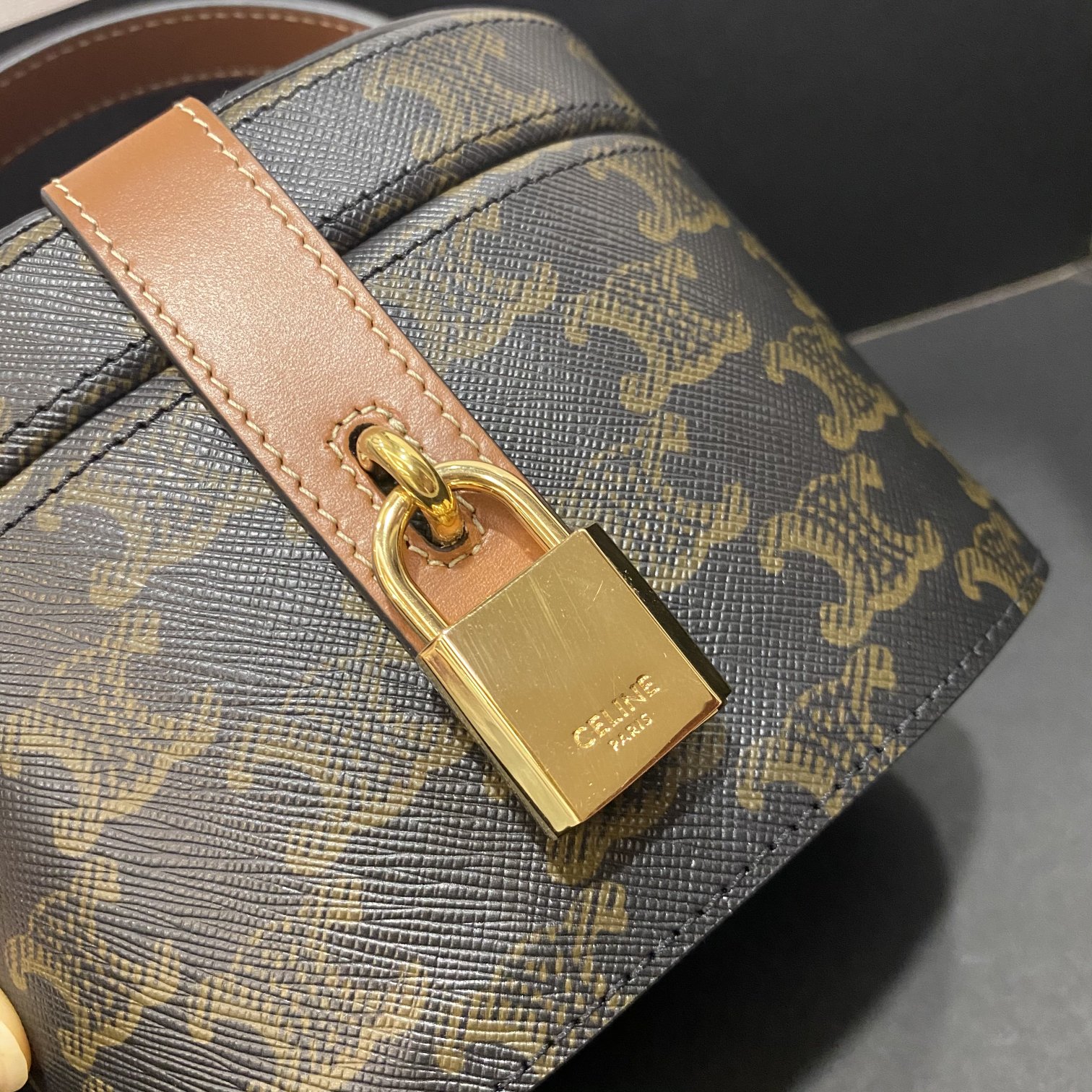 Celine Vanity Case In Triomphe Canvas Tan For Women 6in/15cm 4M0932DP4.04LU - Soul Replicas