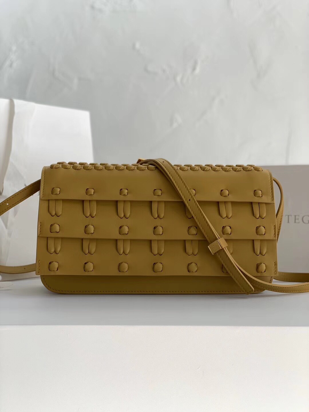 Bottega Veneta Shoulder Bag Brown. For Women. Women's Bags 11in/28cm - Soul Replicas