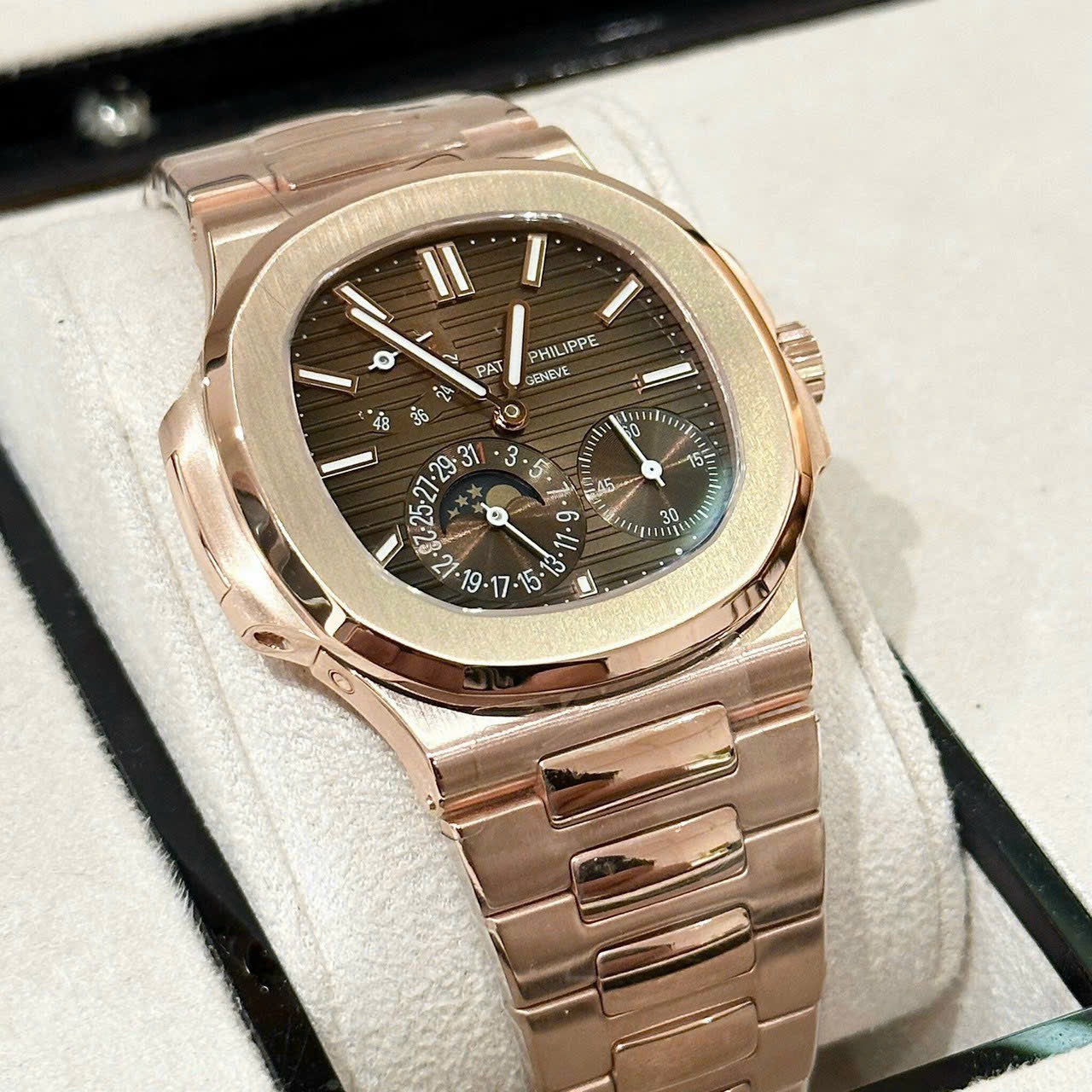 Patek Philippe Nautilus 5712 Gold Wrapped Chocolate Dial GRF 40mm - Soul Replicas