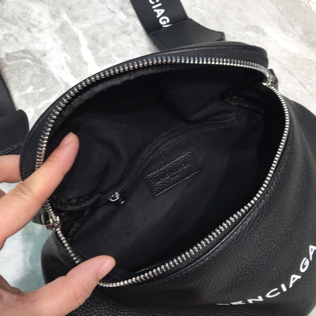 Balenciaga Sling Bag In Black. For Women. Women-s Bags 9.1in/23cm - Soul Replicas