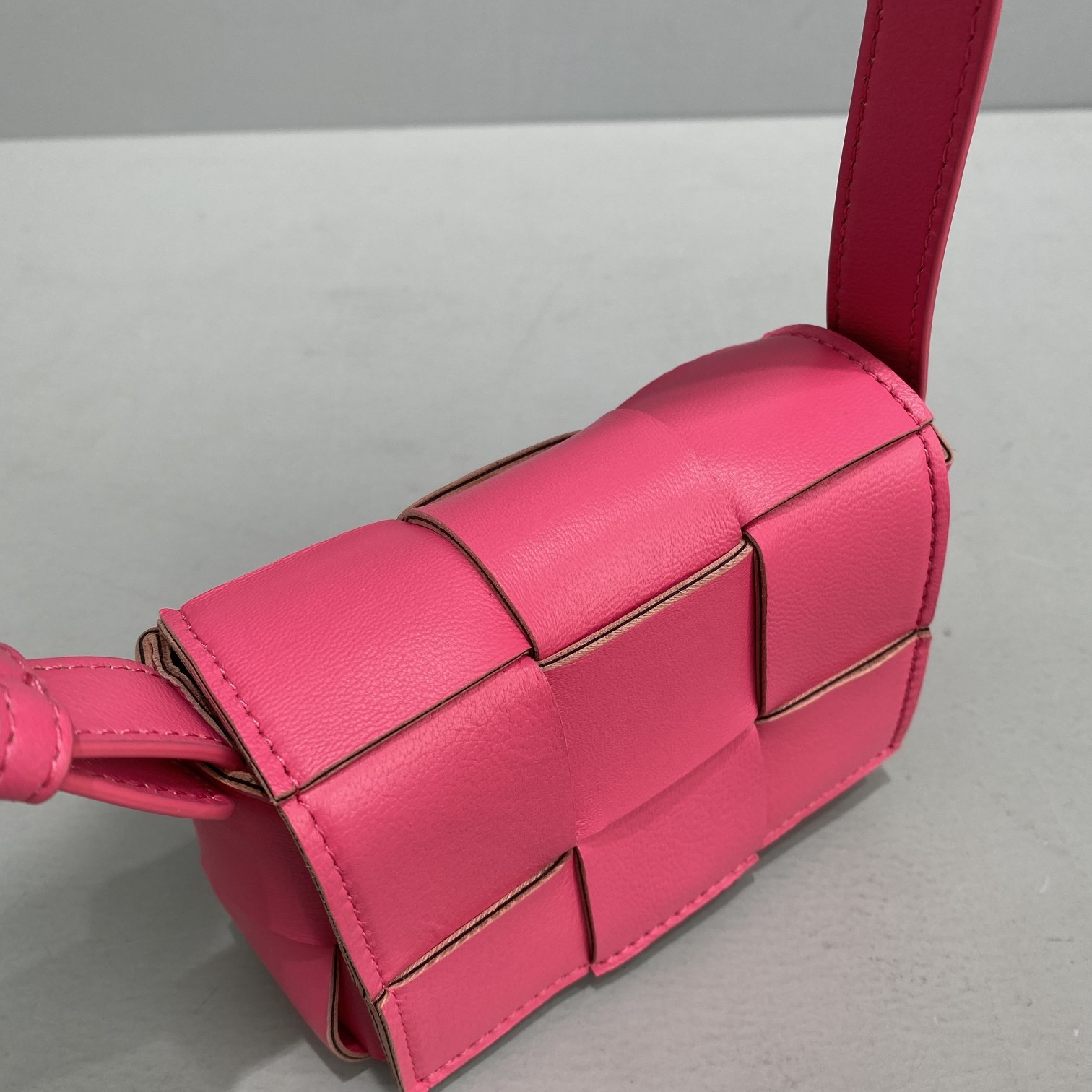 Bottega Veneta Candy Cassette Pink. For Women. Women-s Bags 4.7in/12cm 666688VMAY16419 - Soul Replicas