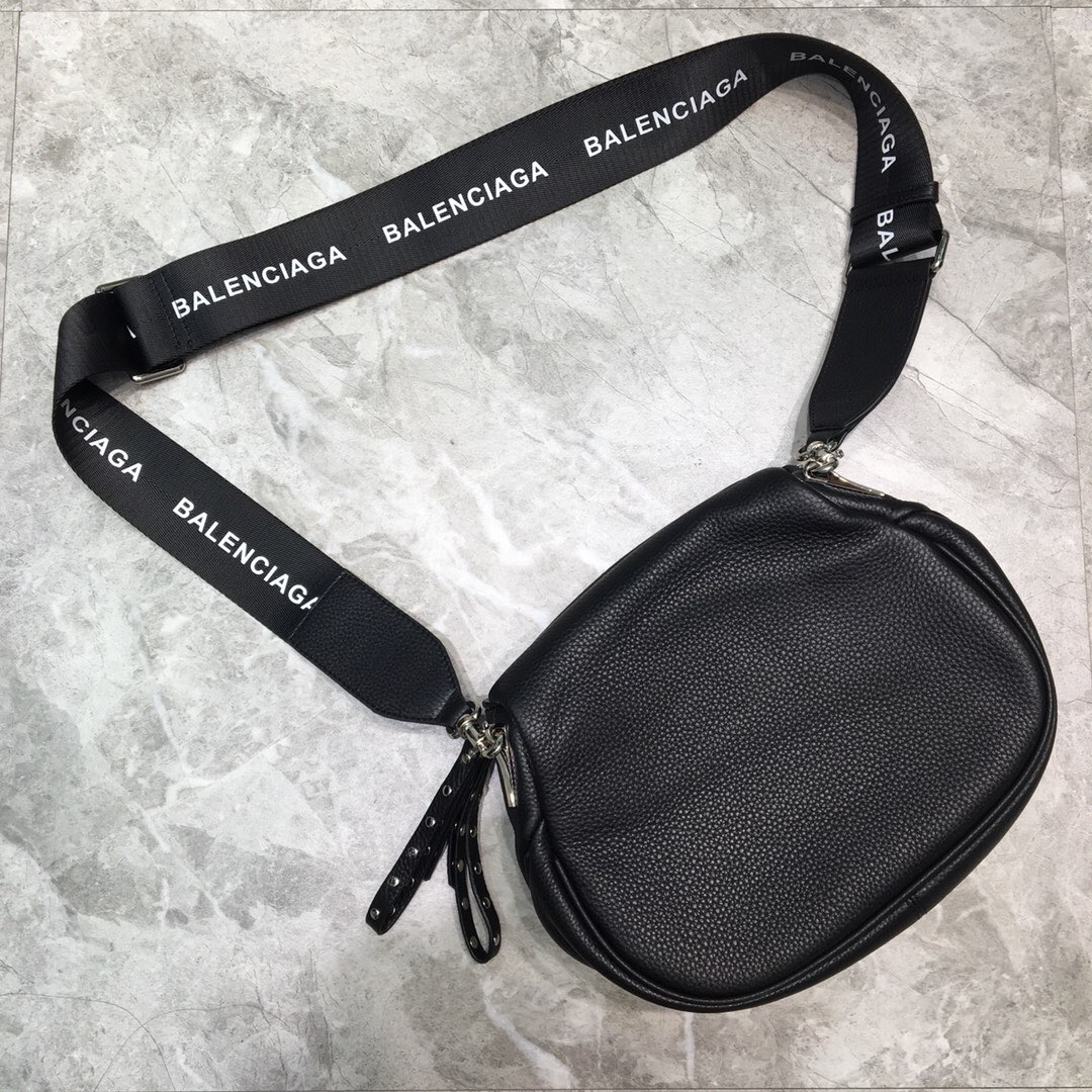 Balenciaga Sling Bag In Black. For Women. Women-s Bags 9.1in/23cm - Soul Replicas
