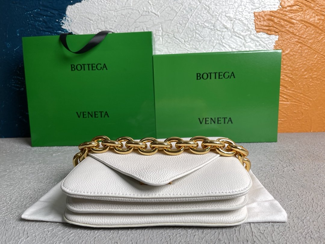 Bottega Veneta Mount White. For Women. Women's Bags 8.3in/21cm 667399V12M09009 - Soul Replicas