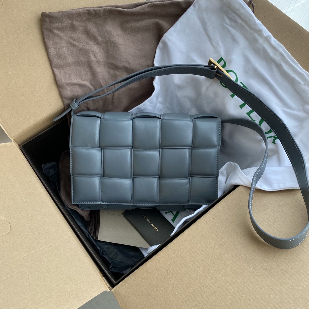 Bottega Veneta Padded Cassette Gray. For Women. Women's Bags 10.2in/26cm 591970VCQR11233 - Soul Replicas