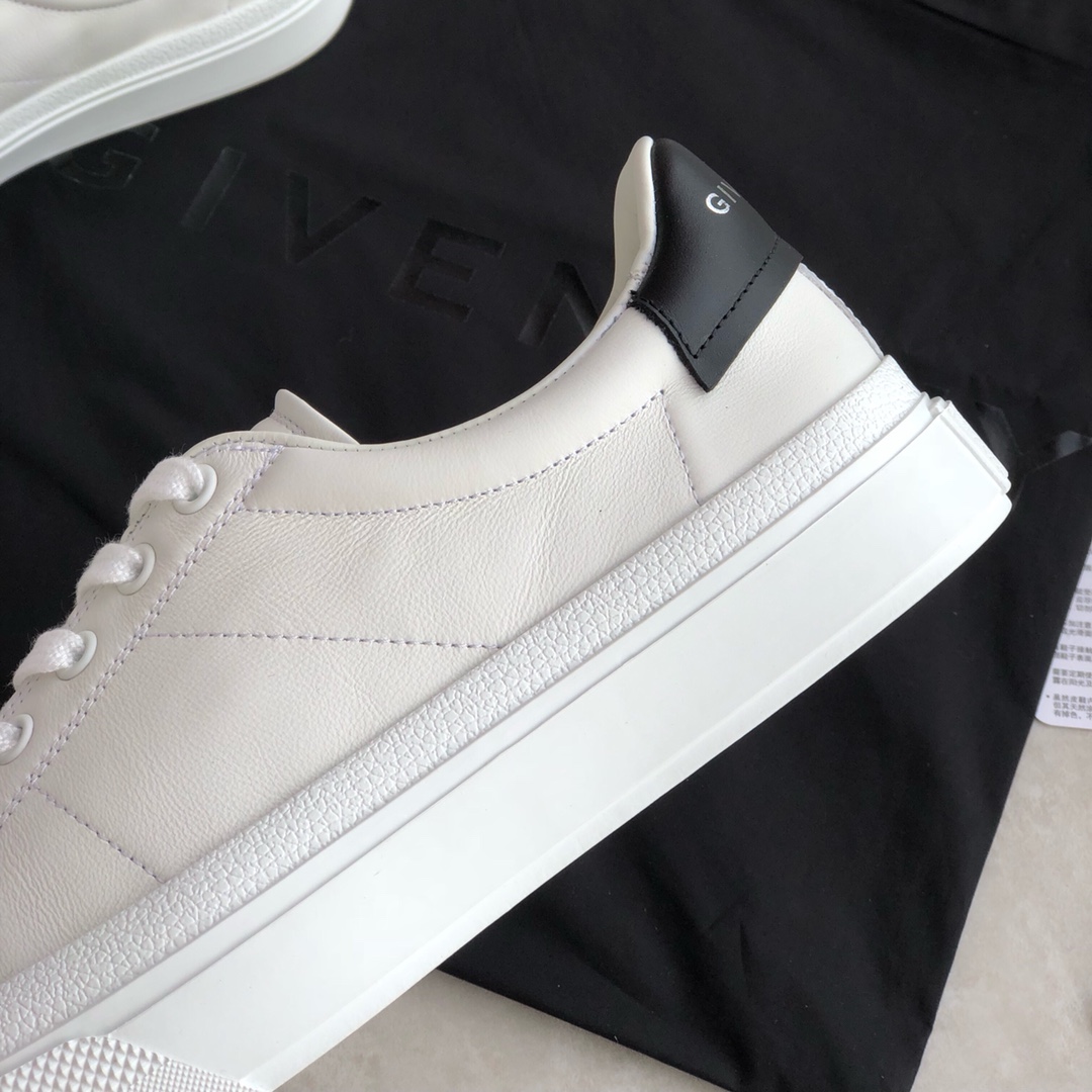 Givenchy City Sport Two-Tone Sneakers Black And White For Men GVC BH005VH118-131 - Soul Replicas