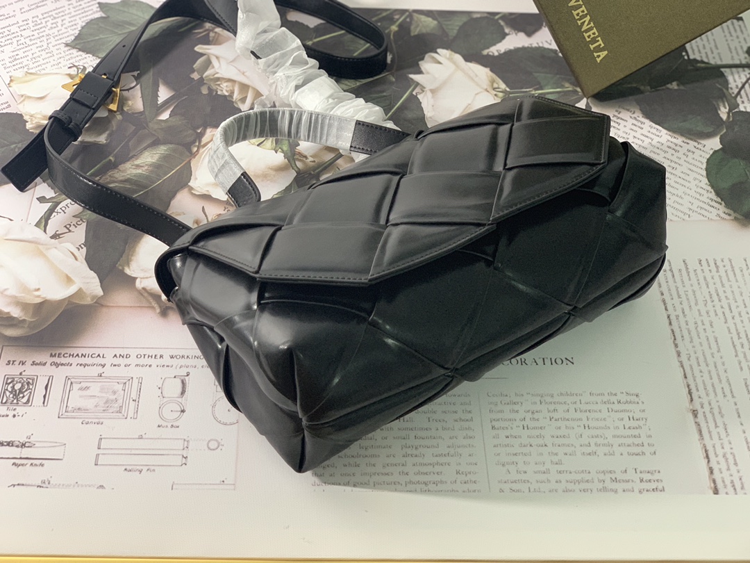 Bottega Veneta Handle Bag Black. For Women. Women-s Bags 11.4in/29cm - Soul Replicas