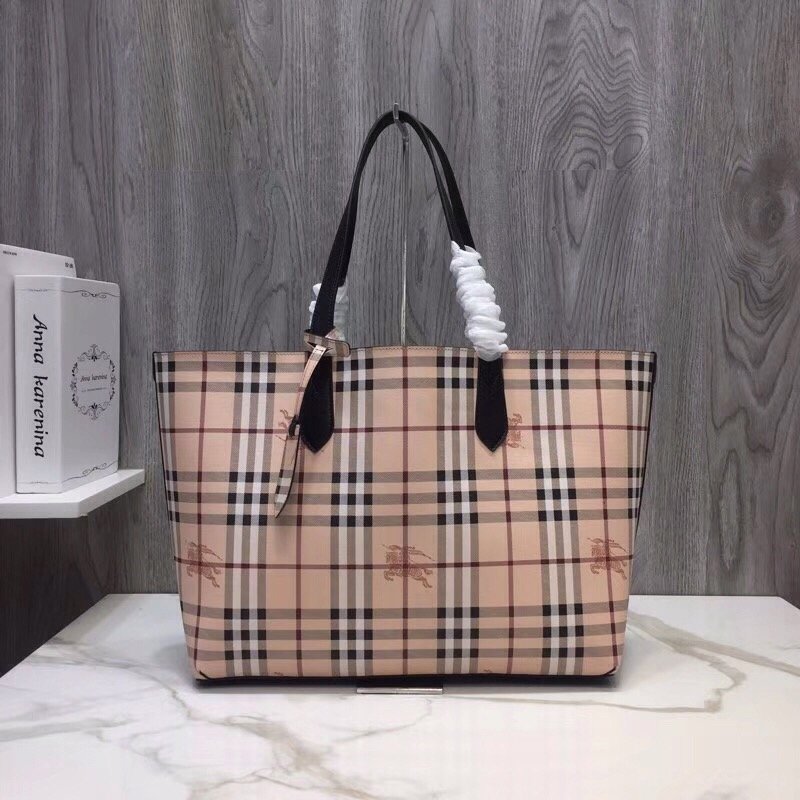 Burberry Reversible Tote Haymarket Canvas Medium For Women. Women-s Bags 19.3in/49cm - Soul Replicas