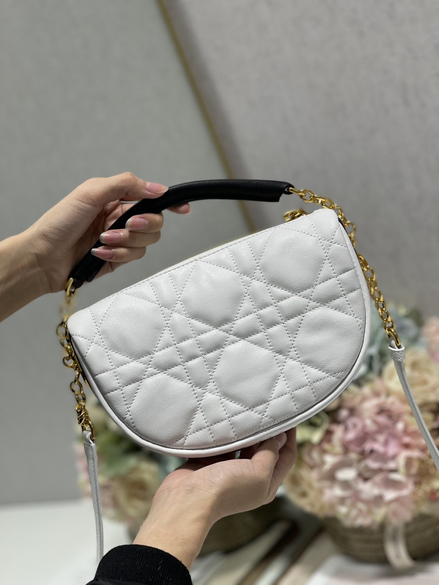 Christian Dior Small Dior Vibe Hobo Bag White Cannage. White. For Women Women-s Handbags. Crossbody Bags. 20cm CD M7200ONOA_M879 - Soul Replicas