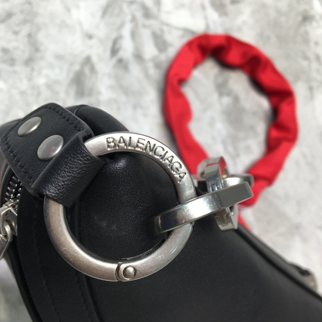 Balenciaga Souvenir XXS Belt Bag In Black. For Women. Women-s Bags 11.8in/30cm - Soul Replicas