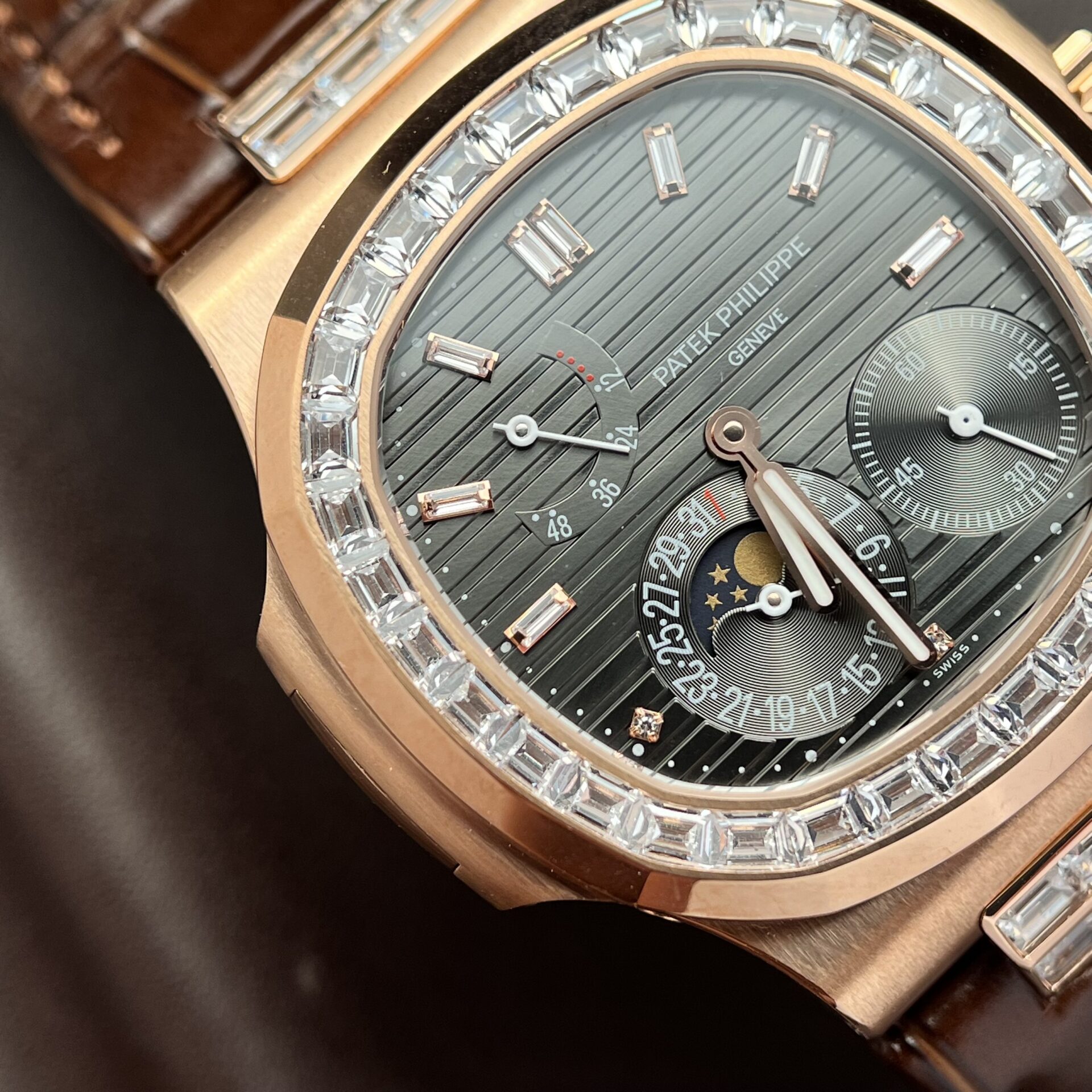 Patek Philippe Nautilus 5724R Replica Watch Gray Dial Factory GR 40mm - Soul Replicas