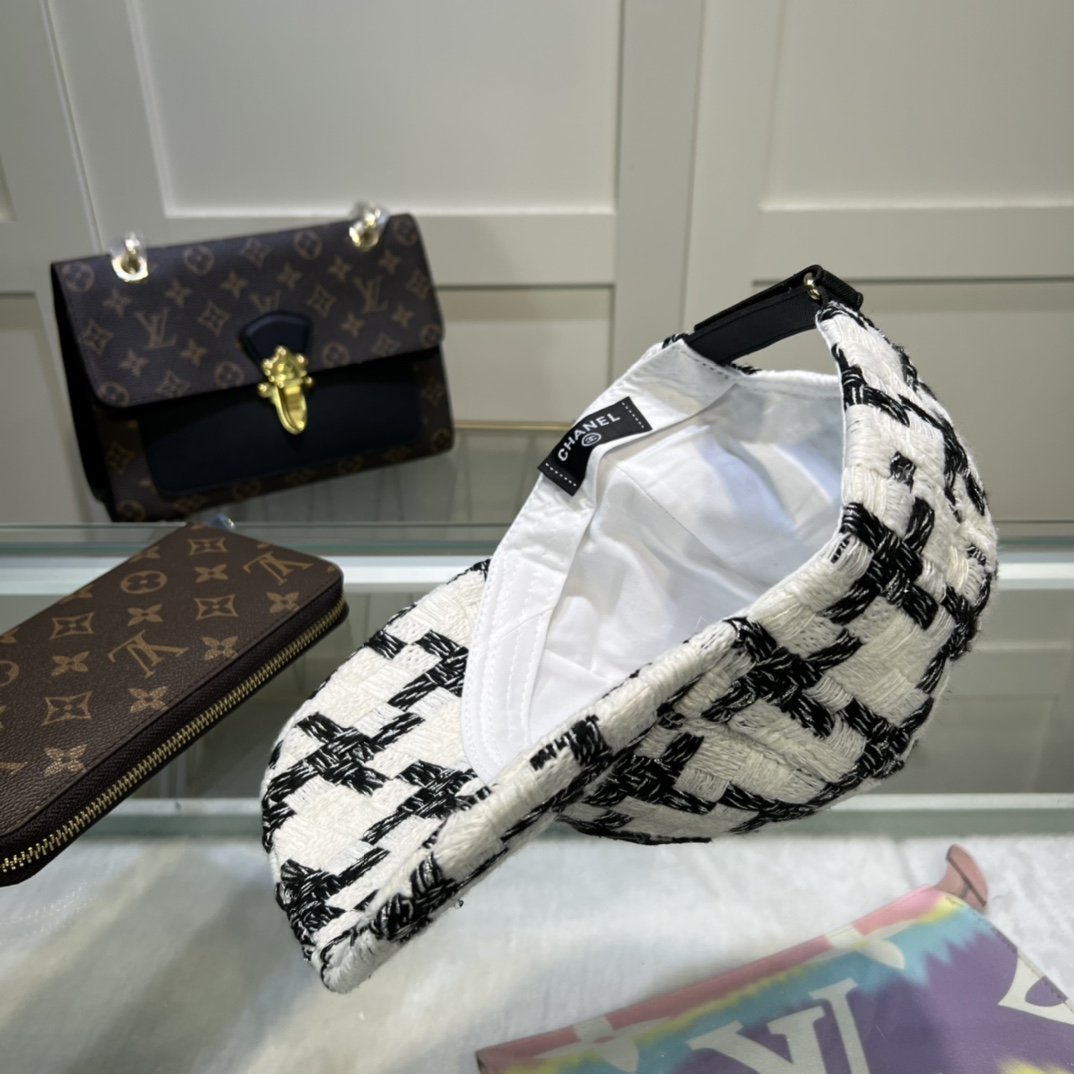 ChanelHat Black/White - Soul Replicas