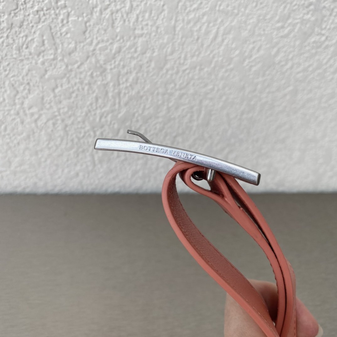 Bottega Veneta Padded Cassette Pink. For Women. Women's Bags 10.2in/26cm - Soul Replicas