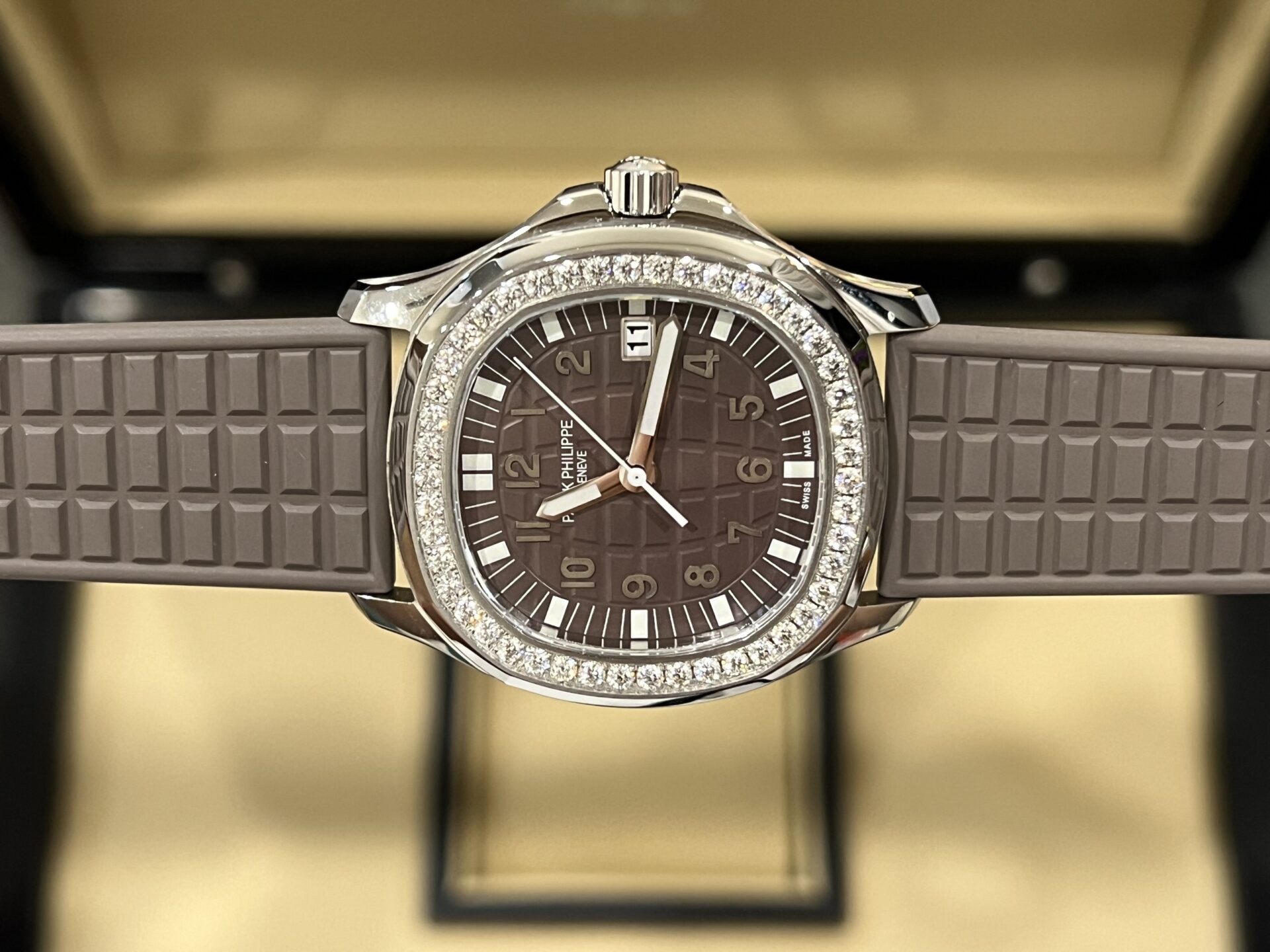 Patek Philippe Aquanaut 5067A Best Replica Watch Grey With Stone Bezel 35.6mm - Soul Replicas