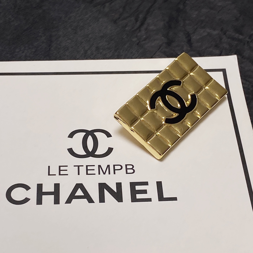 Chanel Brooch - Soul Replicas