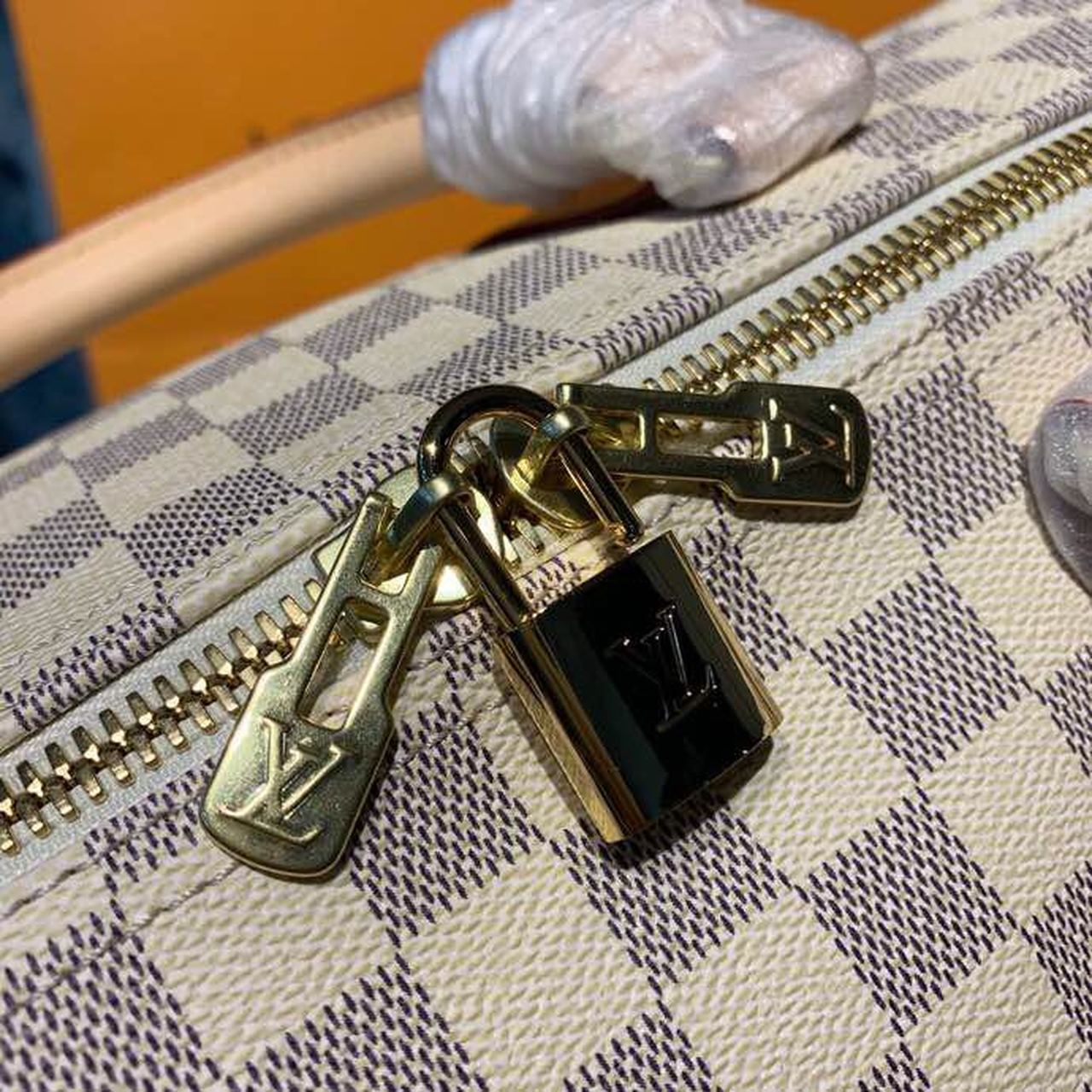 Louis Vuitton Keepall Bandouliere 55 Damier Azur Canvas For Women. Women-s Handbags. Travel Bags 21.7in/55cm LV N41429 - Soul Replicas