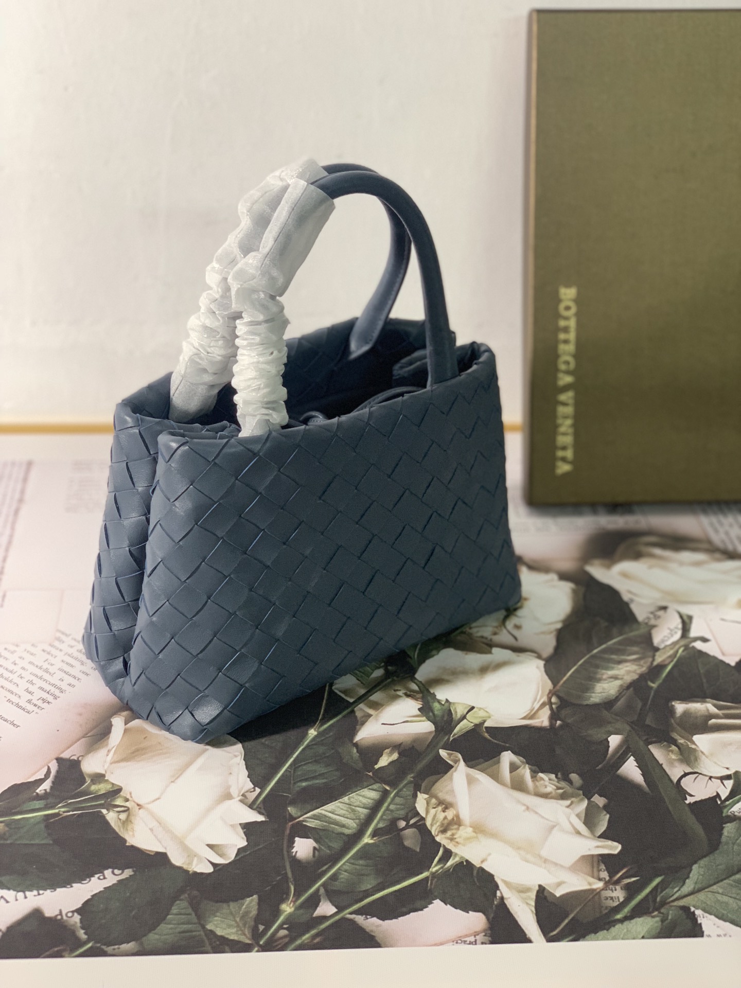 Bottega Veneta Handle Bag Blue. For Women. Women-s Bags 12in/29.5cm - Soul Replicas
