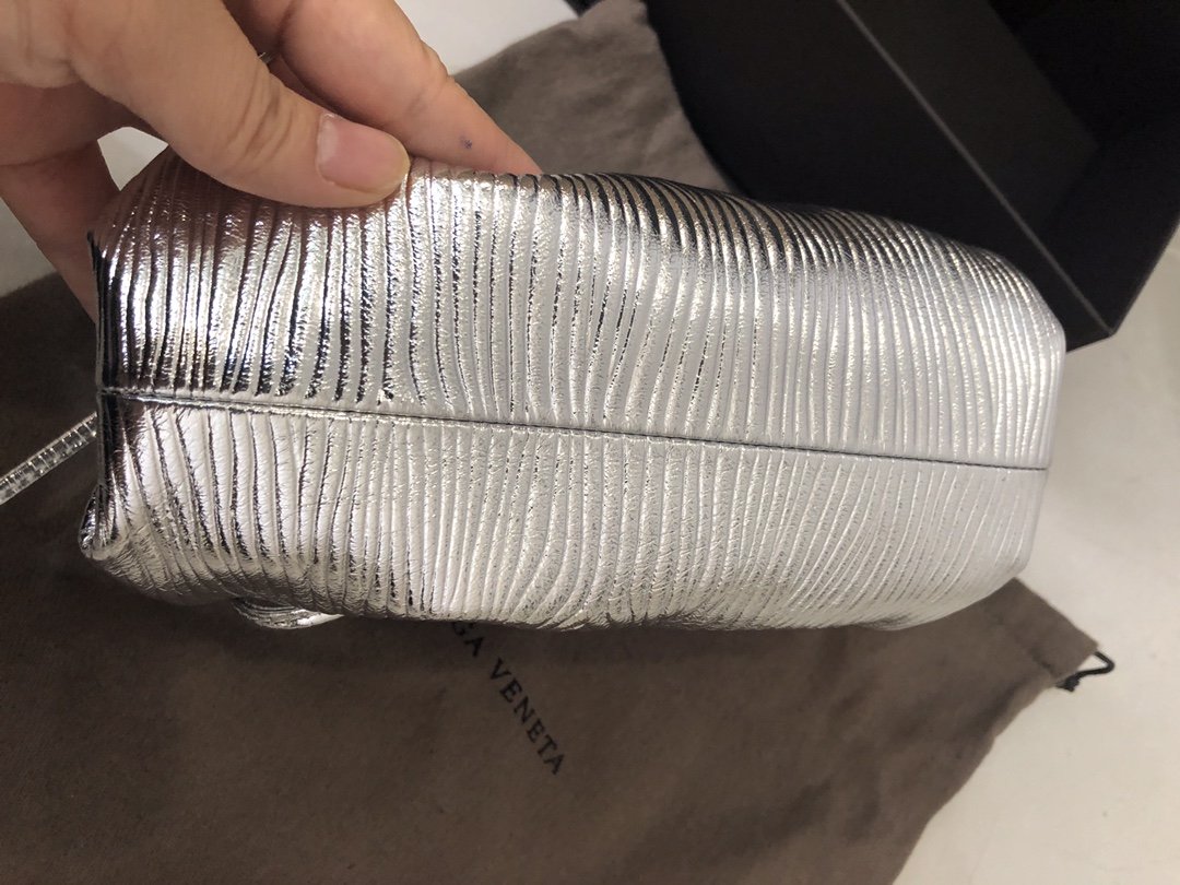 Bottega Veneta Clutch Sliver. For Women. Women-s Bags 8.7in/22cm - Soul Replicas