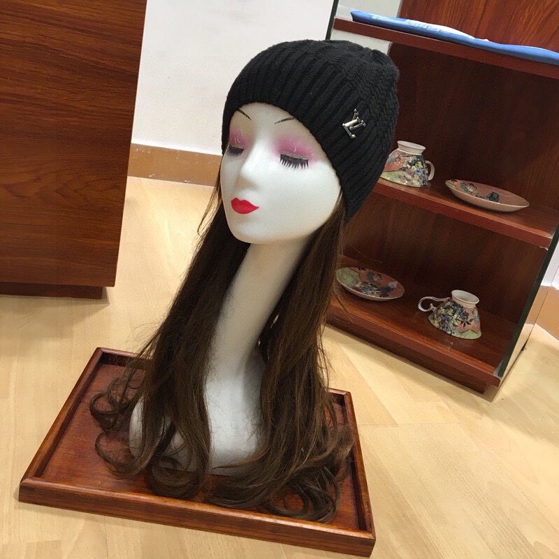 Louis Vuitton Beanie & Scarf Set In Black - Soul Replicas