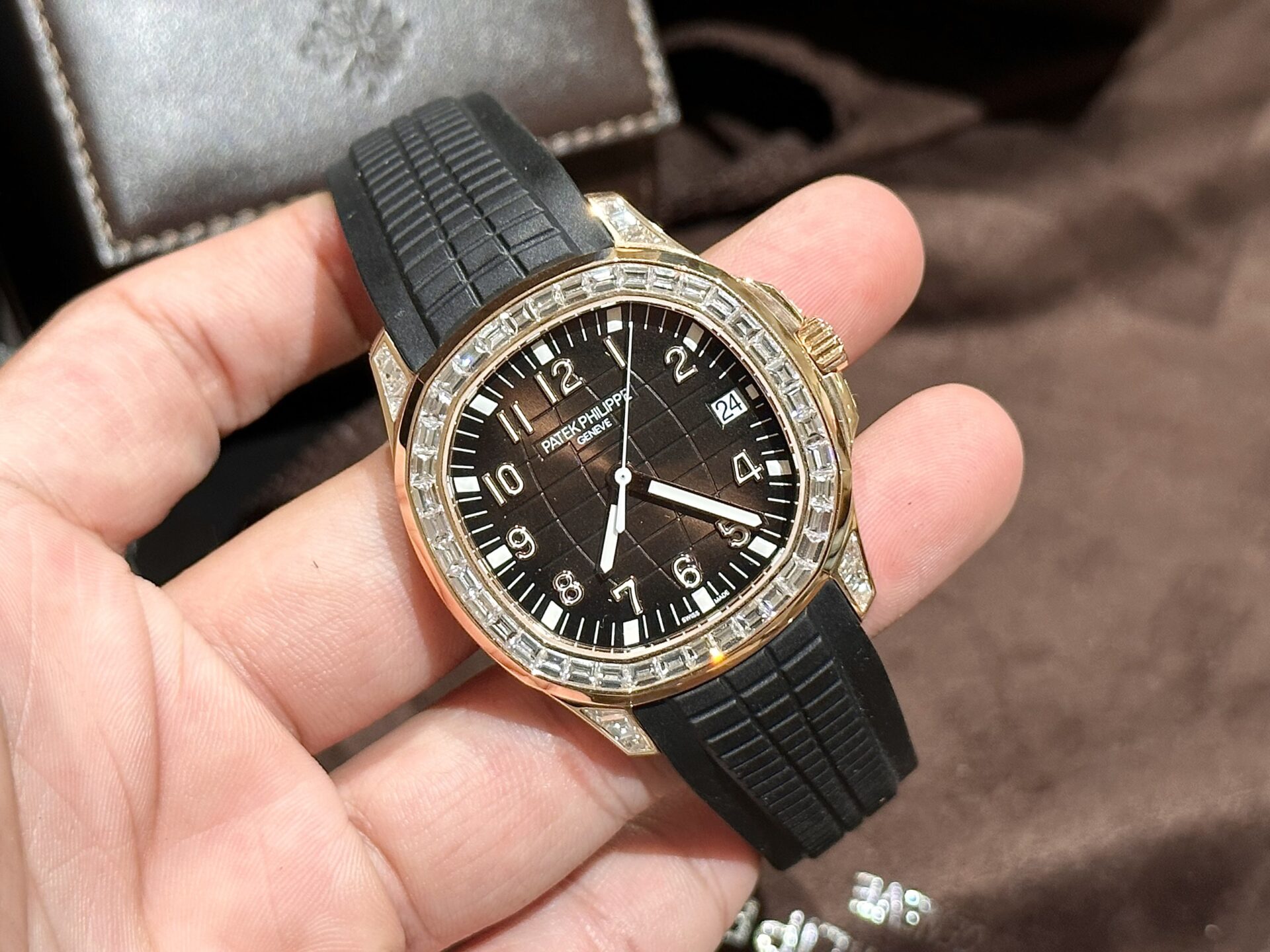 Patek Philippe Aquanaut 5167R Replica Watch 18K Solid Gold Natural Diamond 40mm - Soul Replicas