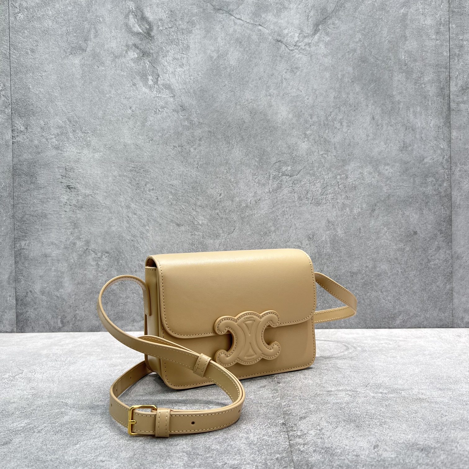 Celine Classique Cuir Triomphe Bag Beige For Women 9in/22cm - Soul Replicas