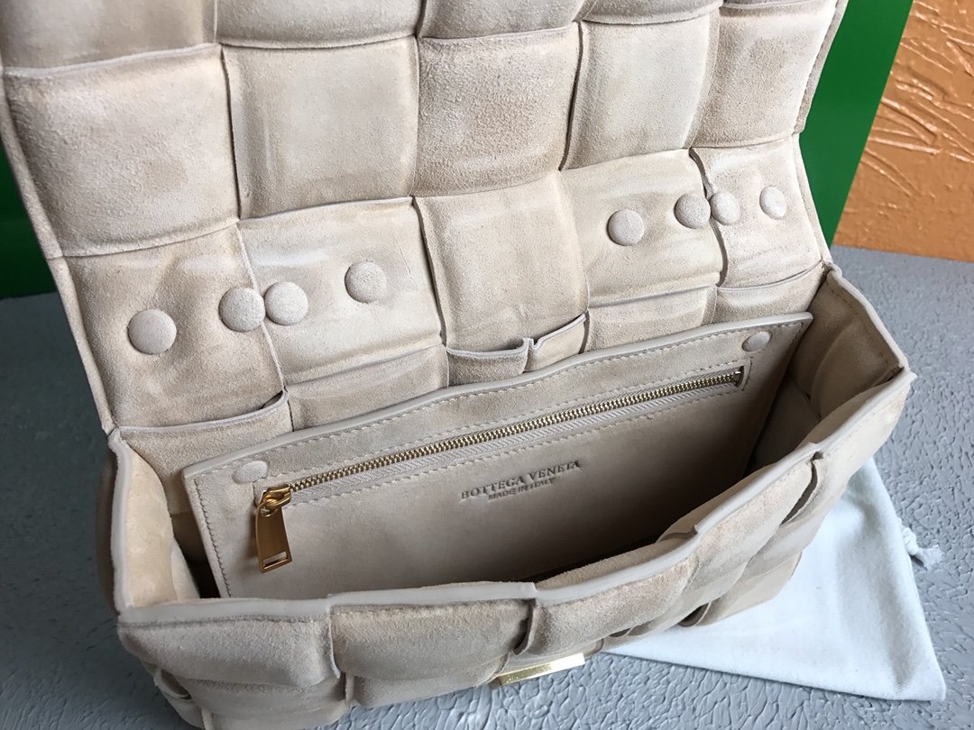 Bottega Veneta Chain Cassette Porridge. For Women. Women's Bags 10.2in/26cm 631421V04N09776 - Soul Replicas