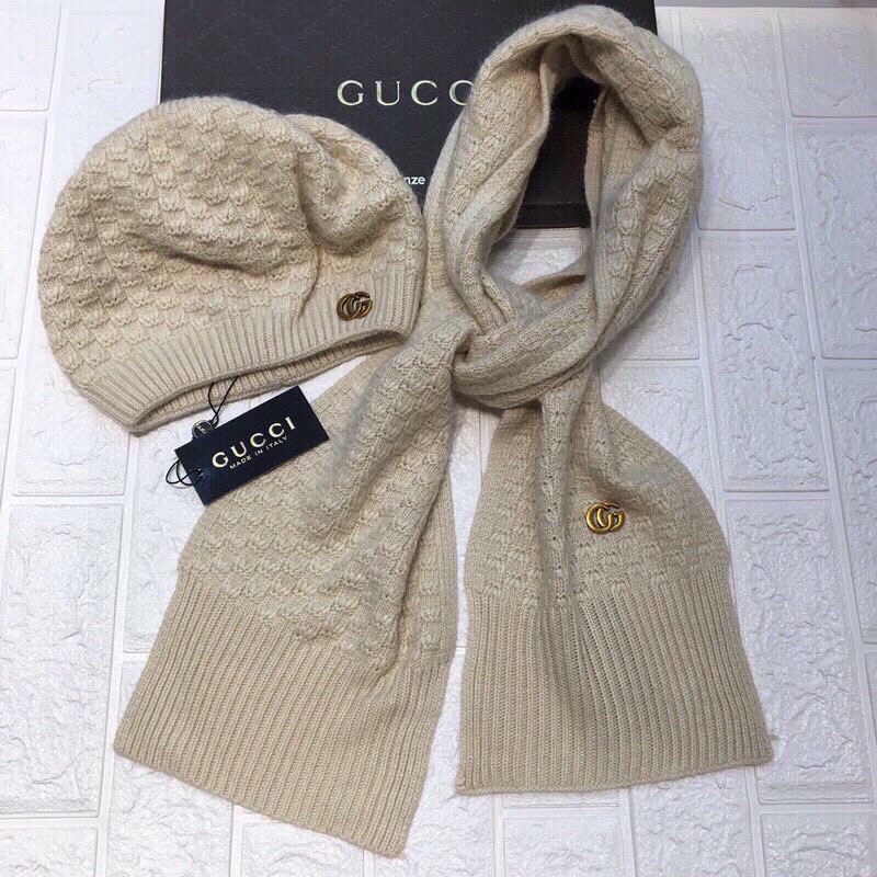 Gucci Beanie & Scarf Set In Beige - Soul Replicas