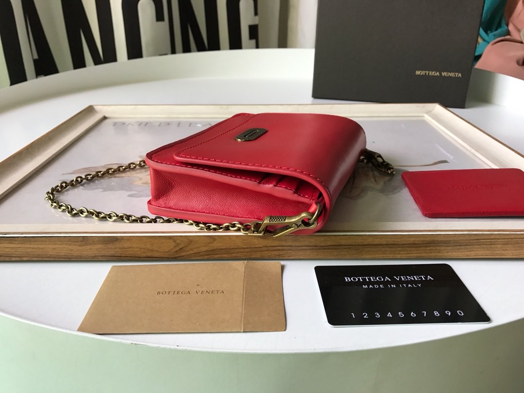 Bottega Veneta Crossbody Red. For Women. Women-s Bags 6.9in/17.5cm - Soul Replicas