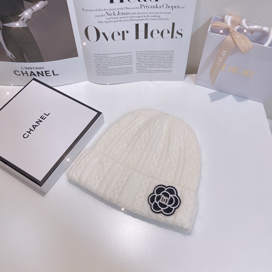 Chanel Beanie White - Soul Replicas