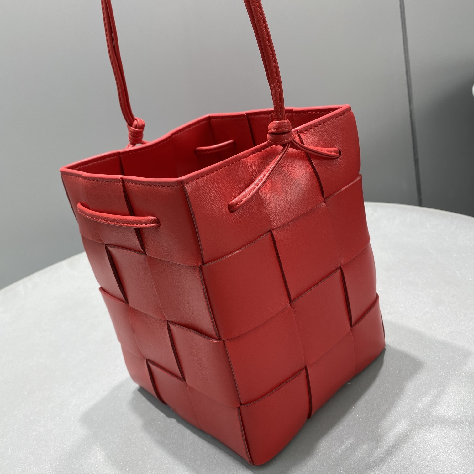 Bottega Veneta Mini Cassette Bucket Bag Red. For Women. Women-s Bags 5.5in/14cm 680217VCQC46358 - Soul Replicas