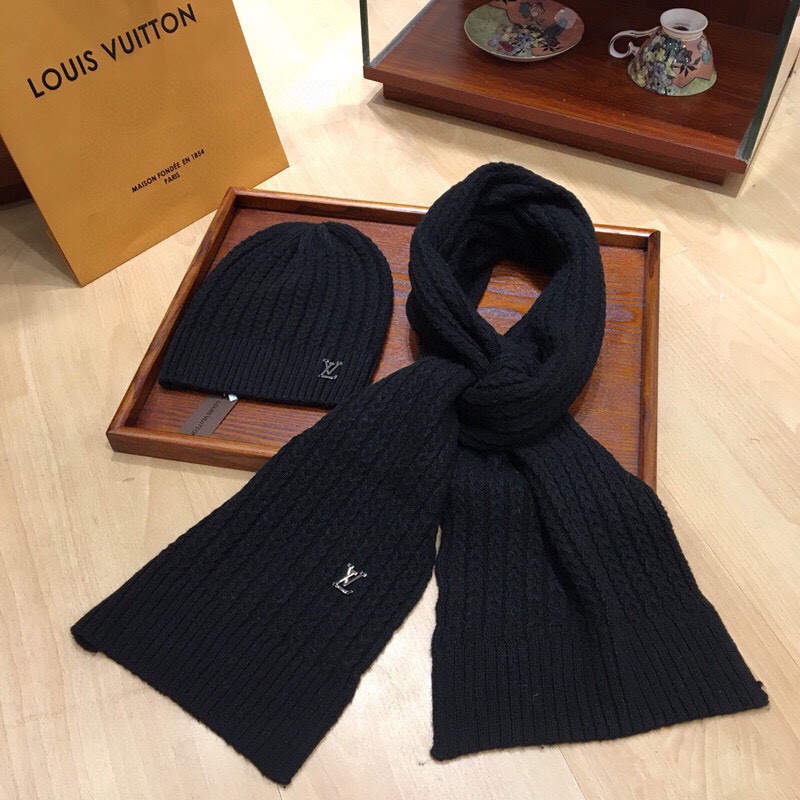 Louis Vuitton Beanie & Scarf Set In Black - Soul Replicas