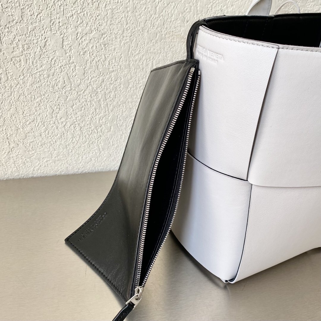 Bottega Veneta Arco Tote Bag For Women 16.14in/41cm In White 609175VMAY39041 - Soul Replicas