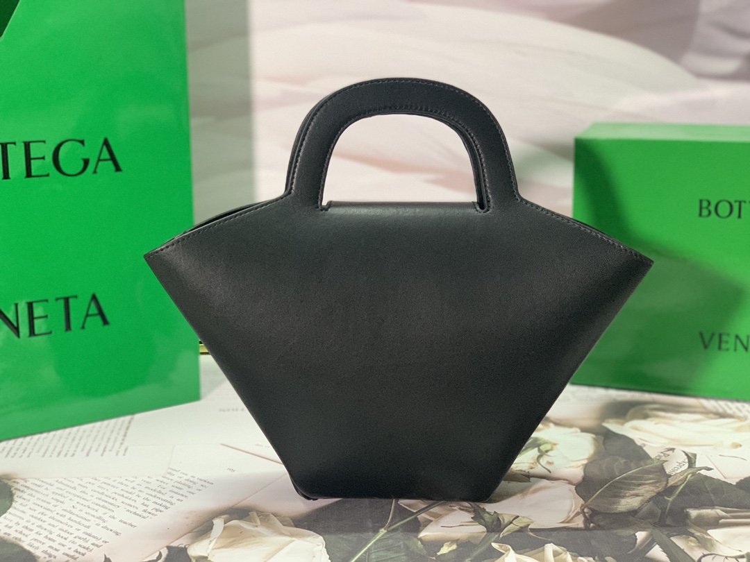 Bottega Veneta Handle Bag Black. For Women. Women's Bags 12.6in/32cm - Soul Replicas