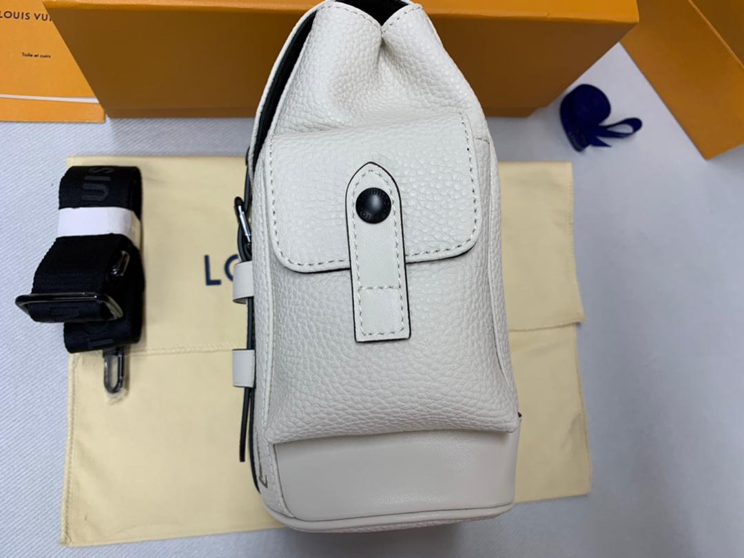 Louis Vuitton Christopher XS Taurillon White For Men. Men-s Bags. Shoulder And Crossbody Bags 7.7in/19.5cm LV - Soul Replicas