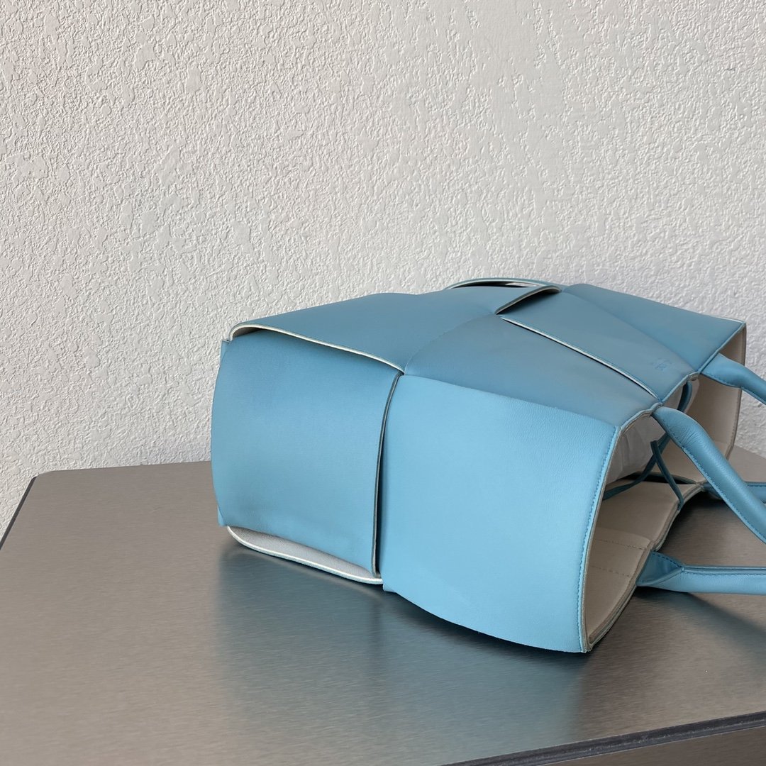 Bottega Veneta Arco Tote Bag For Women 16.14in/41cm In Blue - Soul Replicas