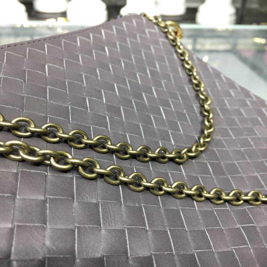 Bottega Veneta Chain Shoulder Bag Gray. For Women. Women's Bags 9.6in/24.5cm - Soul Replicas