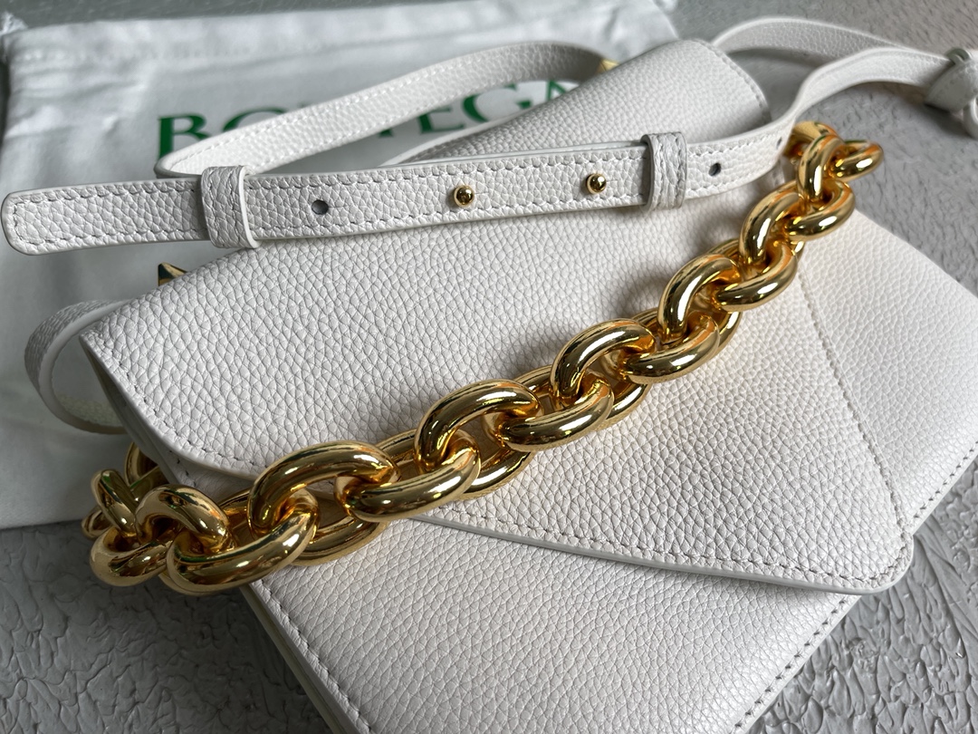 Bottega Veneta Mount White. For Women. Women's Bags 8.3in/21cm 667399V12M09009 - Soul Replicas