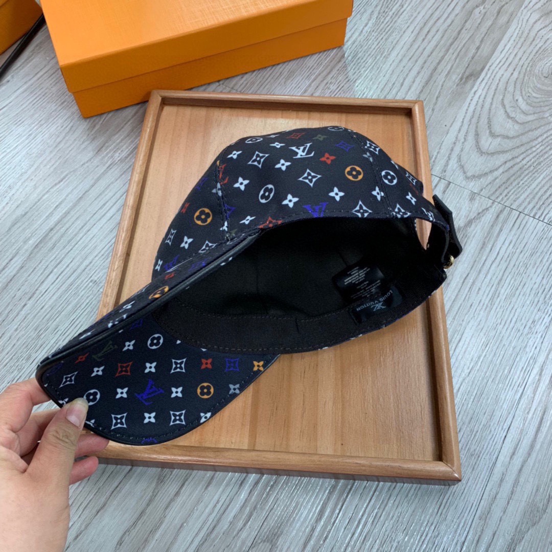 Louis Vuitton Be My Cap In Black - Soul Replicas