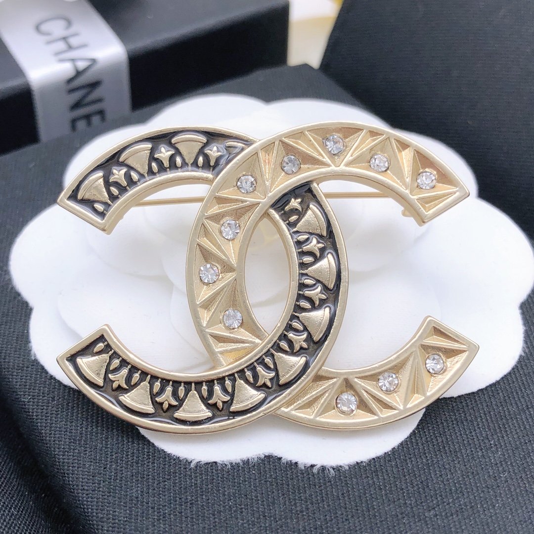 Chanel Brooch - Soul Replicas