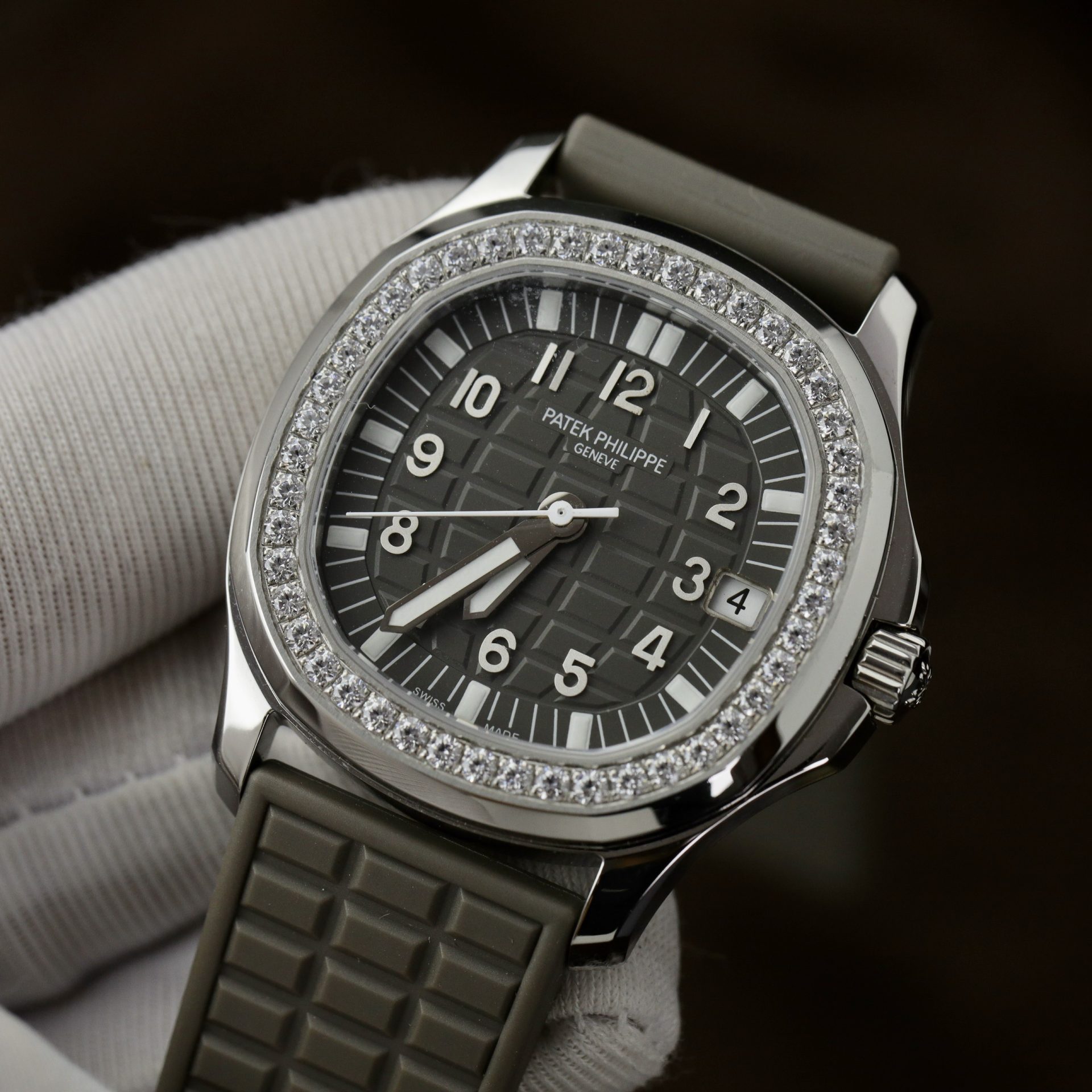 Patek Philippe Replica Watch Aquanaut 5067 Gray Dial Rubber Strap 35.6mm - Soul Replicas